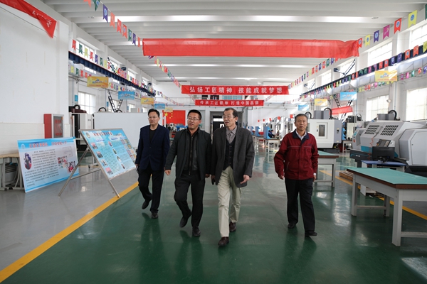 泽能电力科技公司考察组到山东泰山技师学院交流学习