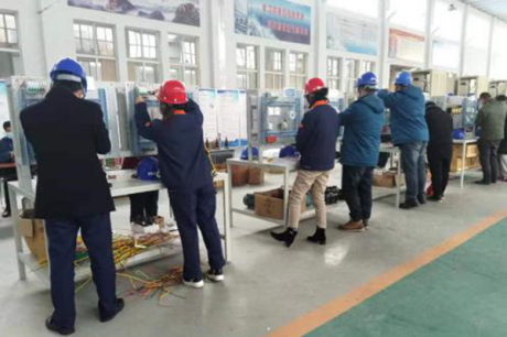 中级电工职业技能鉴定考试在公司举办