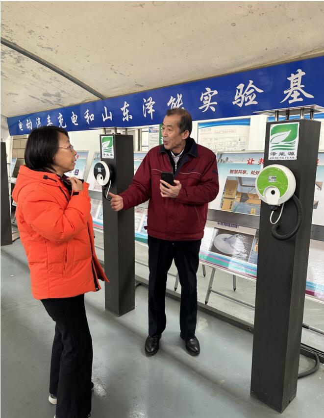 电力专家胡碧燕来泽能公司考察