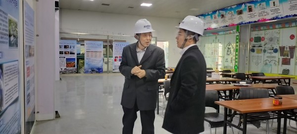 人力资源和社会保障部针对电工、焊工第三方评价活动照片和培训实景照片。