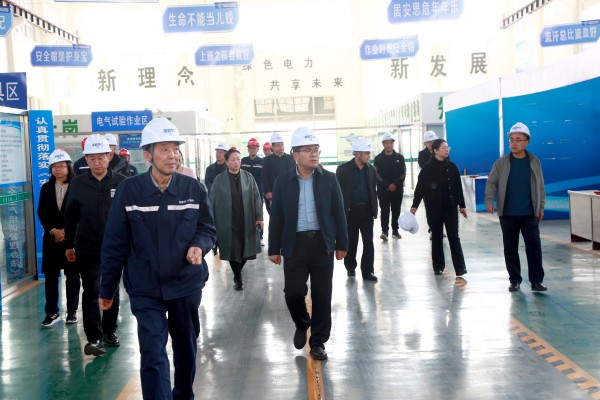 人力资源和社会保障部针对电工、焊工第三方评价活动照片和培训实景照片。