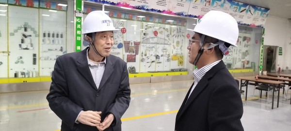 人力资源和社会保障部针对电工、焊工第三方评价活动照片和培训实景照片。