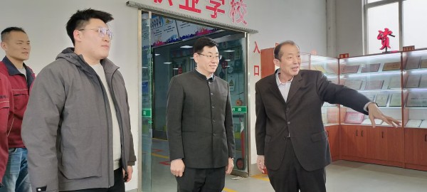 人力资源和社会保障部针对电工、焊工第三方评价活动照片和培训实景照片。