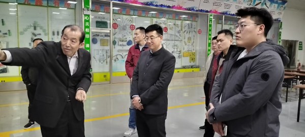 人力资源和社会保障部针对电工、焊工第三方评价活动照片和培训实景照片。