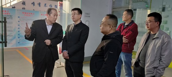 人力资源和社会保障部针对电工、焊工第三方评价活动照片和培训实景照片。