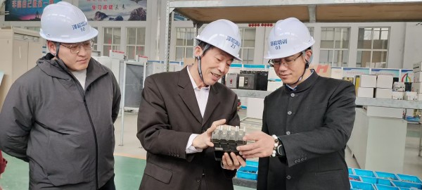 人力资源和社会保障部针对电工、焊工第三方评价活动照片和培训实景照片。