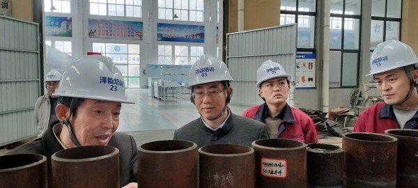 人力资源和社会保障部针对电工、焊工第三方评价活动照片和培训实景照片。