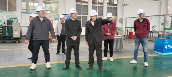 人力资源和社会保障部针对电工、焊工第三方评价活动照片和培训实景照片。
