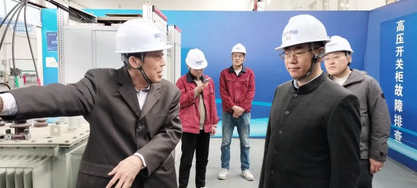 人力资源和社会保障部针对电工、焊工第三方评价活动照片和培训实景照片。