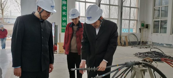 人力资源和社会保障部针对电工、焊工第三方评价活动照片和培训实景照片。