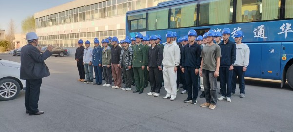 人力资源和社会保障部针对电工、焊工第三方评价活动照片和培训实景照片。