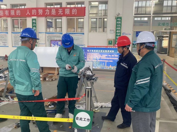 电工焊工技能提升活动招聘照片
