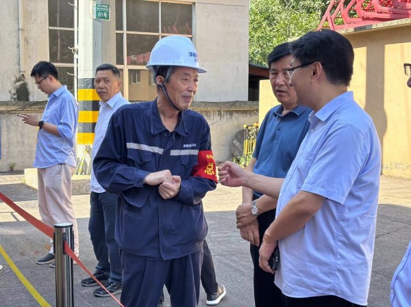 电工焊工技能提升活动招聘照片