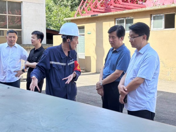 电工焊工技能提升活动招聘照片