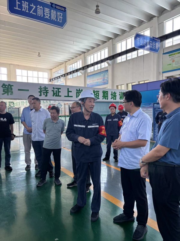 电工焊工技能提升活动招聘照片