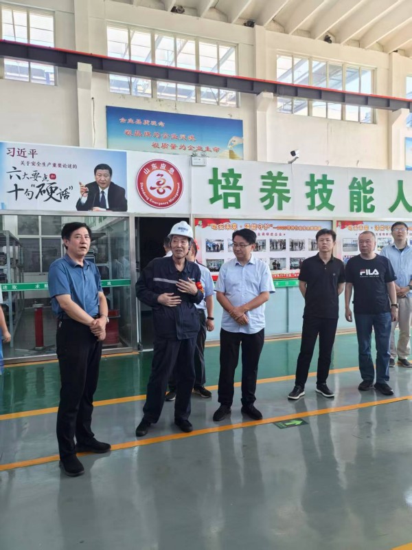 电工焊工技能提升活动招聘照片