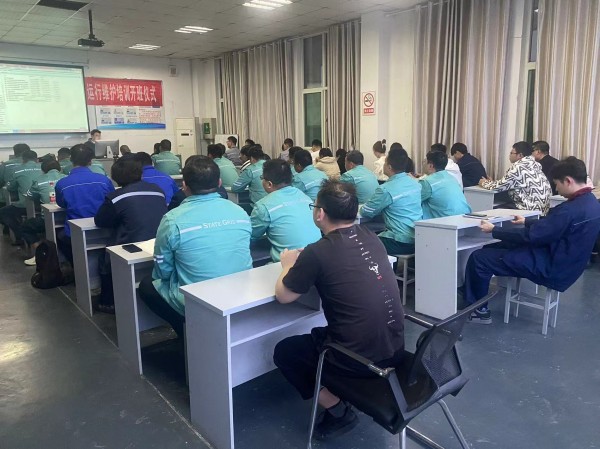 电工焊工技能提升活动招聘照片
