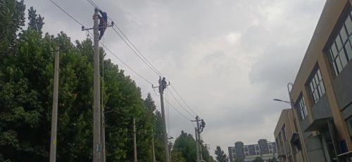 10KV线路绝缘线断线抢修操作演练