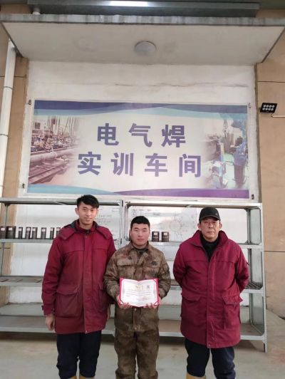 退伍军人职业技能培训电焊技能培训学员考核结业
