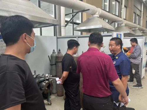 肥城市人社局来泽能公司  进行安全生产现场检查