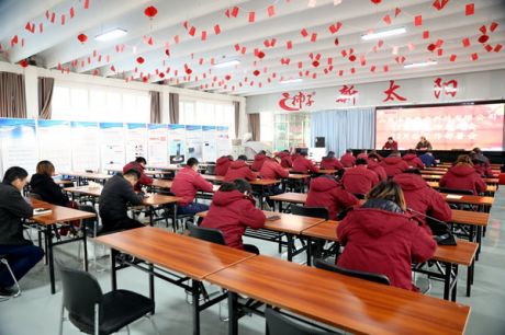 泽能电力培训：聚焦用工需求，“低压电工证、高处作业证